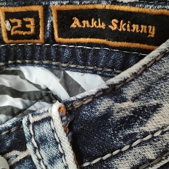 Gorgeous Rock Revival Vien Ankle Skinny Jeans With 29" Inseam - Picture 9 of 10